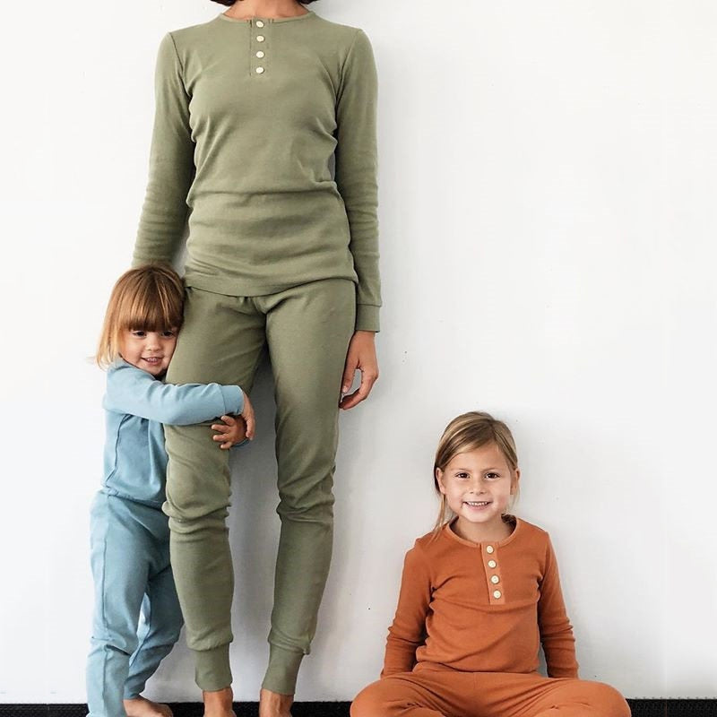 Elegant Nightwear Solid Color Pajamas Set For Unisex Kids - Sheseelady