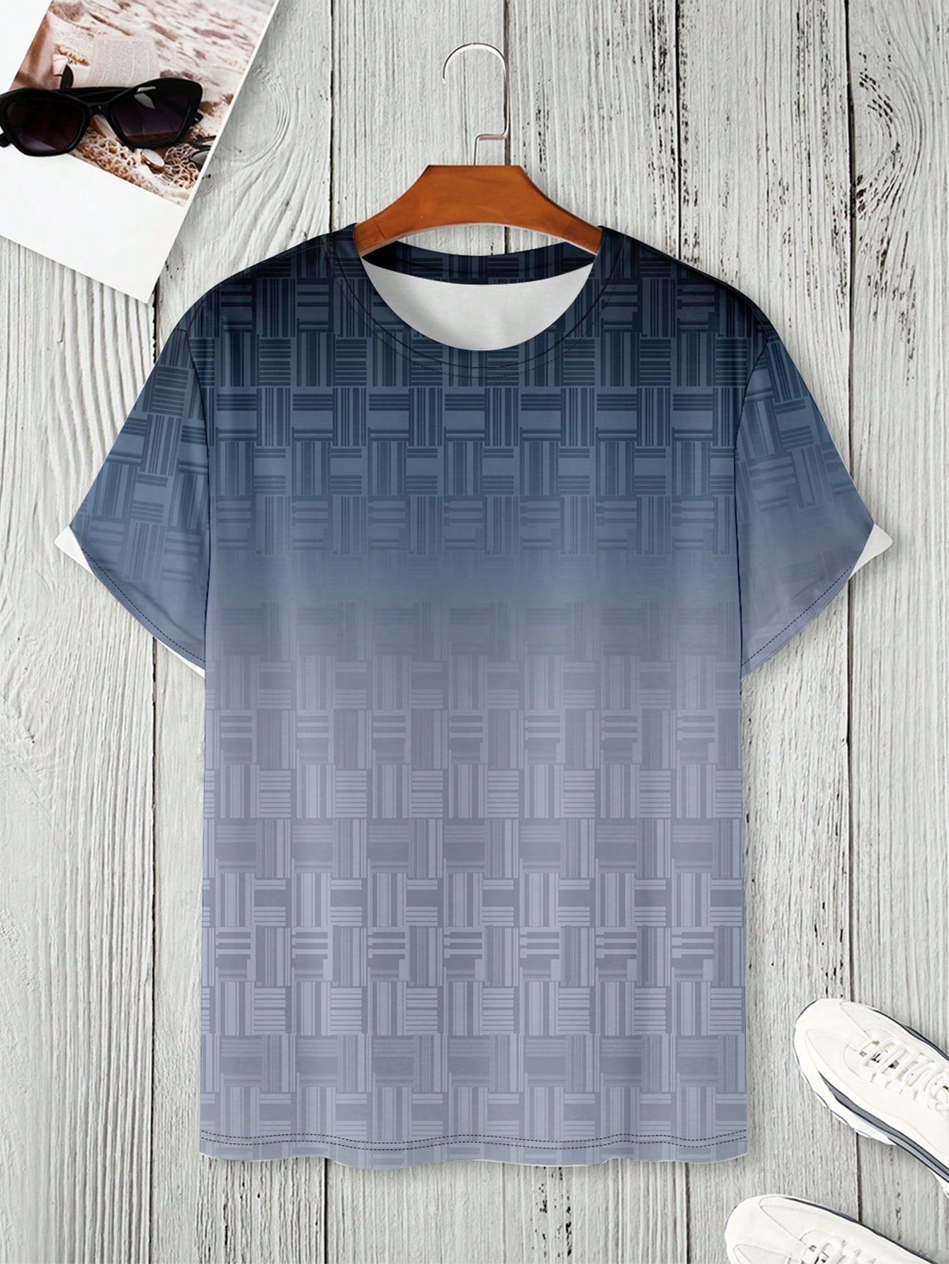 Men's Casual Ombre Print Tee, Round Neck, Short Sleeve, Regular Fit