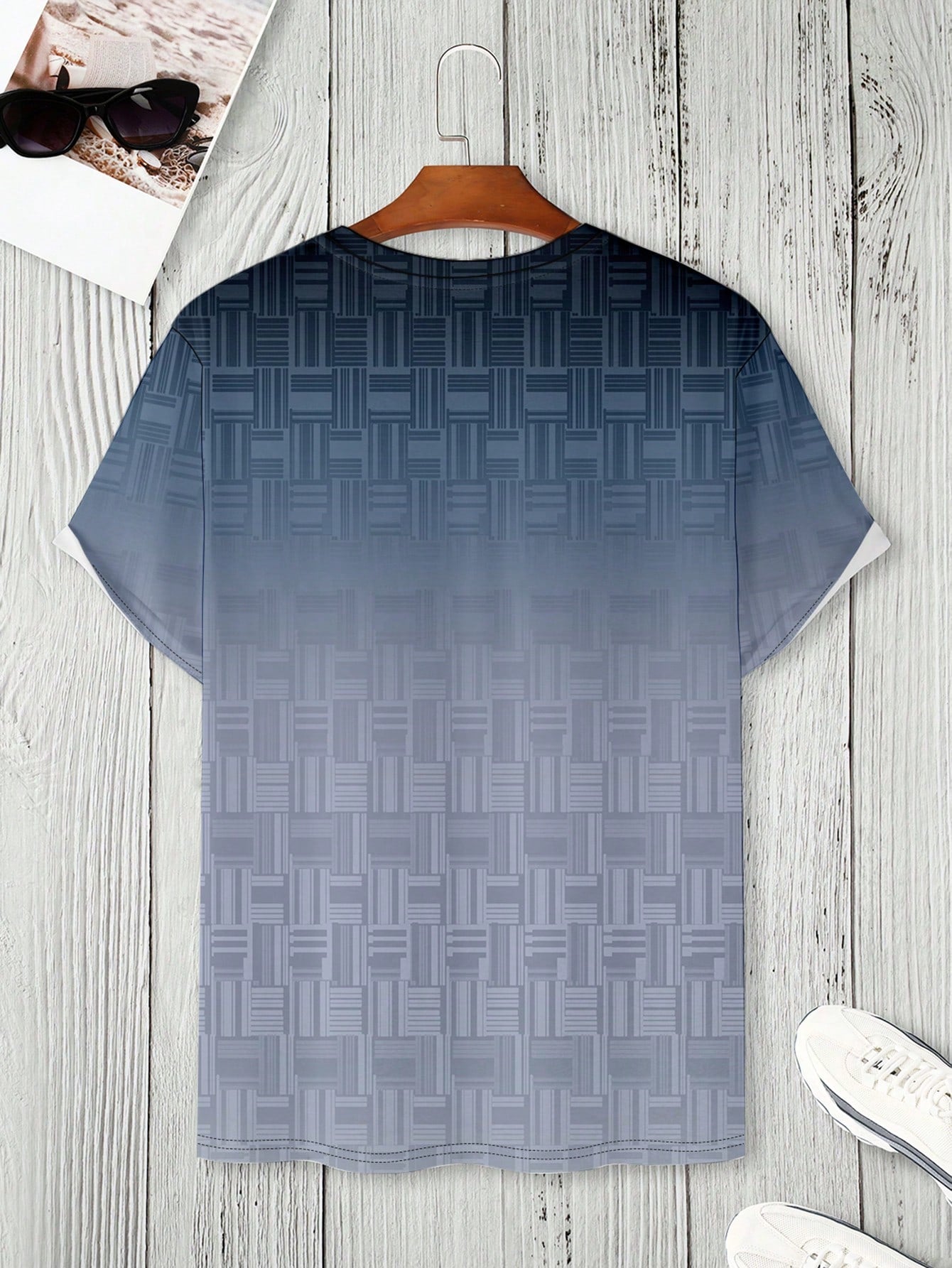 Men's Casual Ombre Print Tee, Round Neck, Short Sleeve, Regular Fit