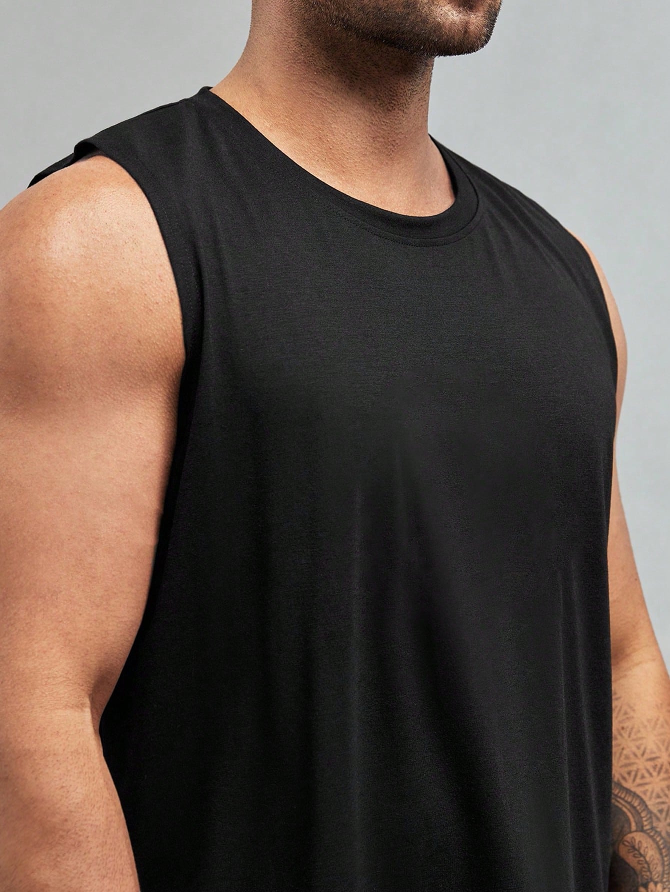 Men's Casual Solid Color Sleeveless Round Neck Top - Slight Stretch Fabric