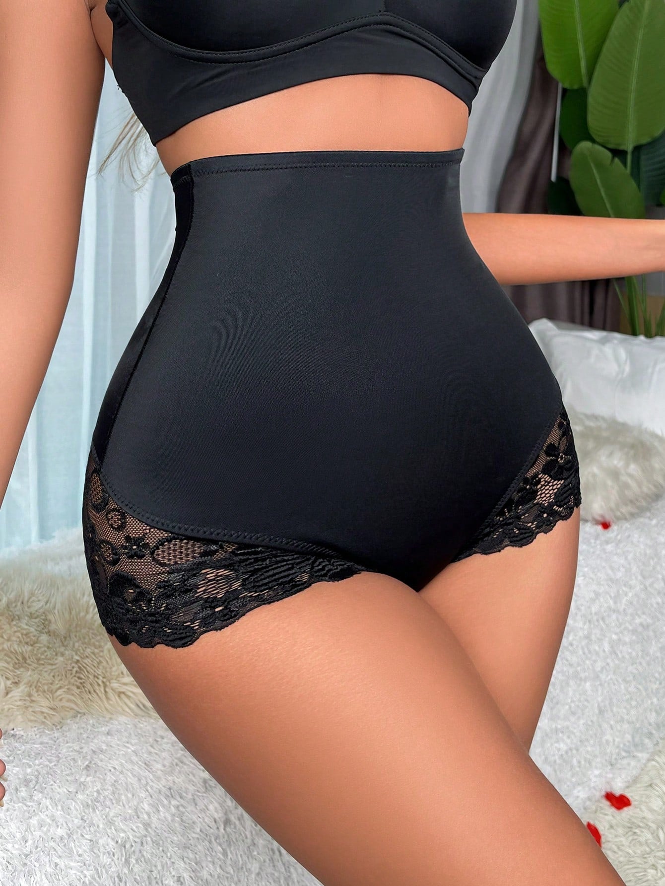 2-Pack Lace Scallop Trim Shapewear Panties - Contrast Design