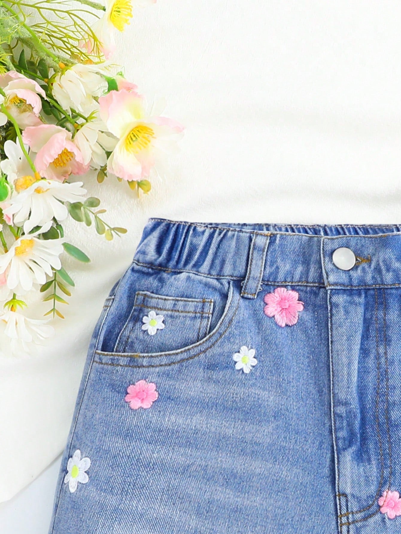 Tween Girl's Casual Denim Shorts - Flower Embroidery, Pockets, Elastic Waist