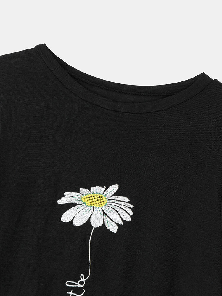 Women Daisy Embroidery Round Neck Casual Short Sleeve T-Shirts