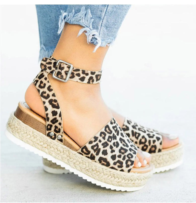 Trendy Leisure Ladies' Platform Leather Sandals With Buckle Strap Plus Size