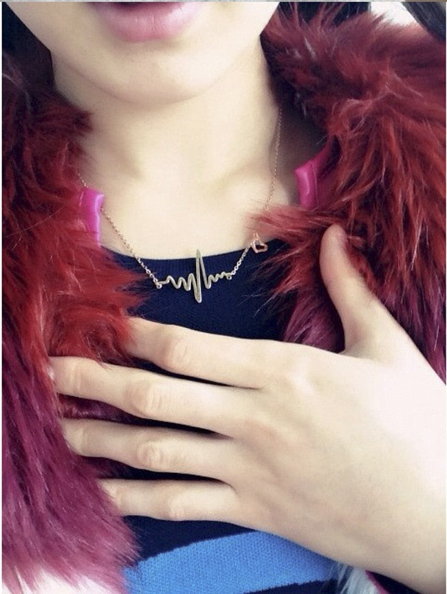 Ecg Necklace Love Shaped Titanium Steel Heartbeat Lockbone Chain Heart Pendant Necklace Female Retro Necklace Jewelry Accessories - Sheseelady