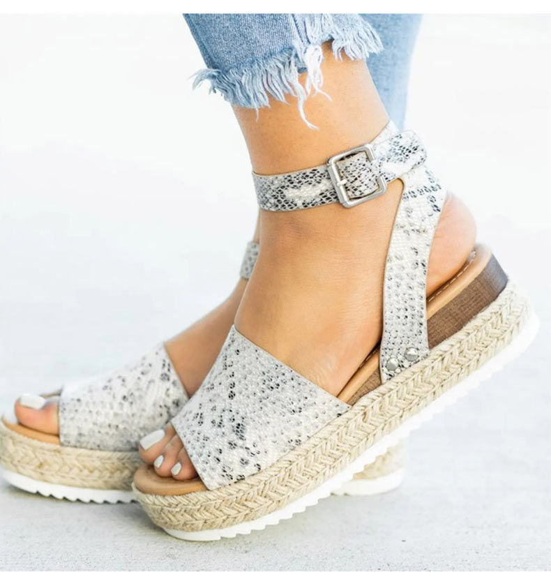Trendy Leisure Ladies' Platform Leather Sandals With Buckle Strap Plus Size