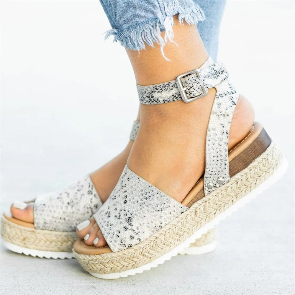 Trendy Leisure Ladies' Platform Leather Sandals With Buckle Strap Plus Size