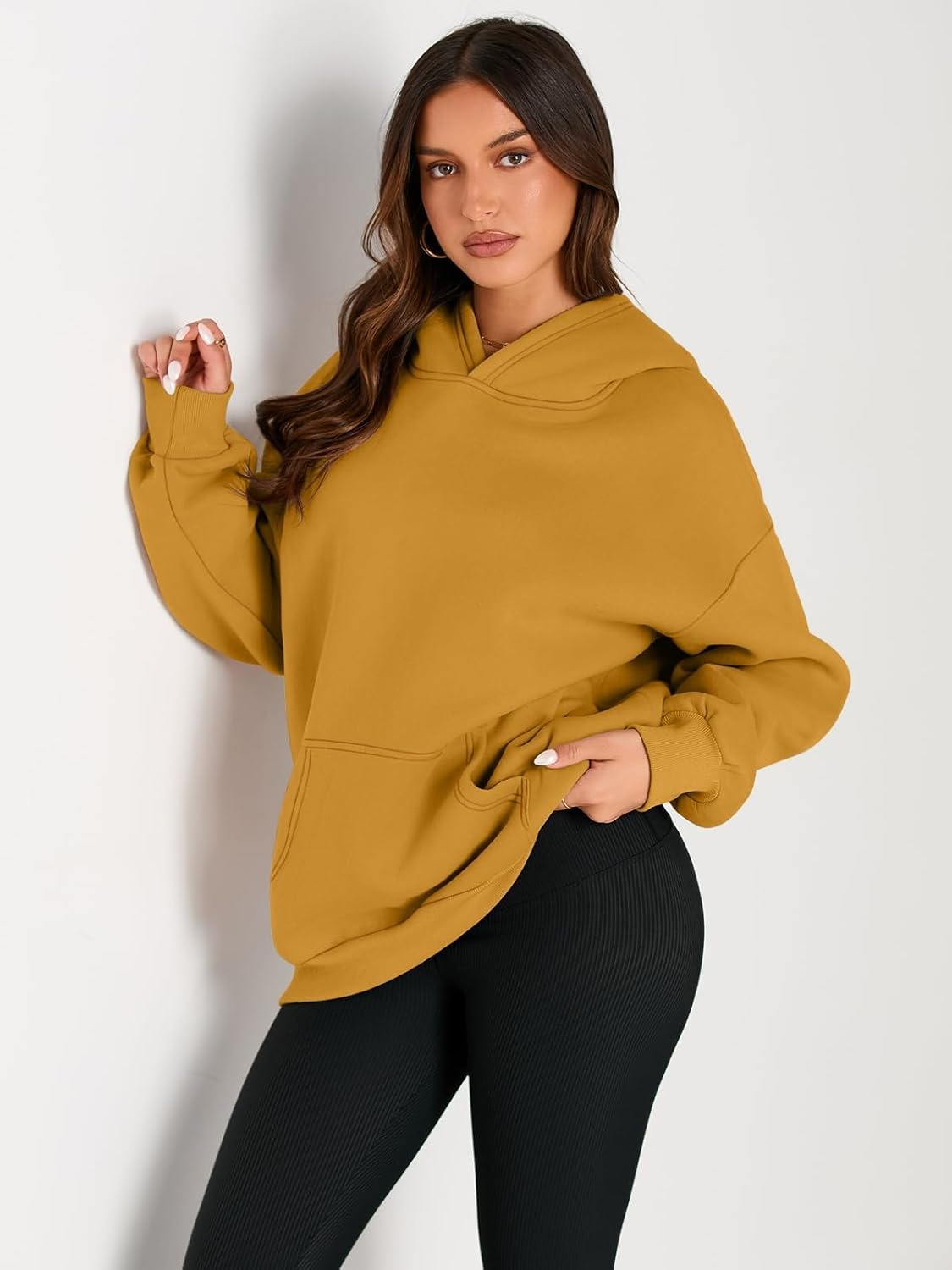 Women’s Oversized Fleece Hoodie – Cozy Pullover Sweatshirt with Pocket for Fall & Winter