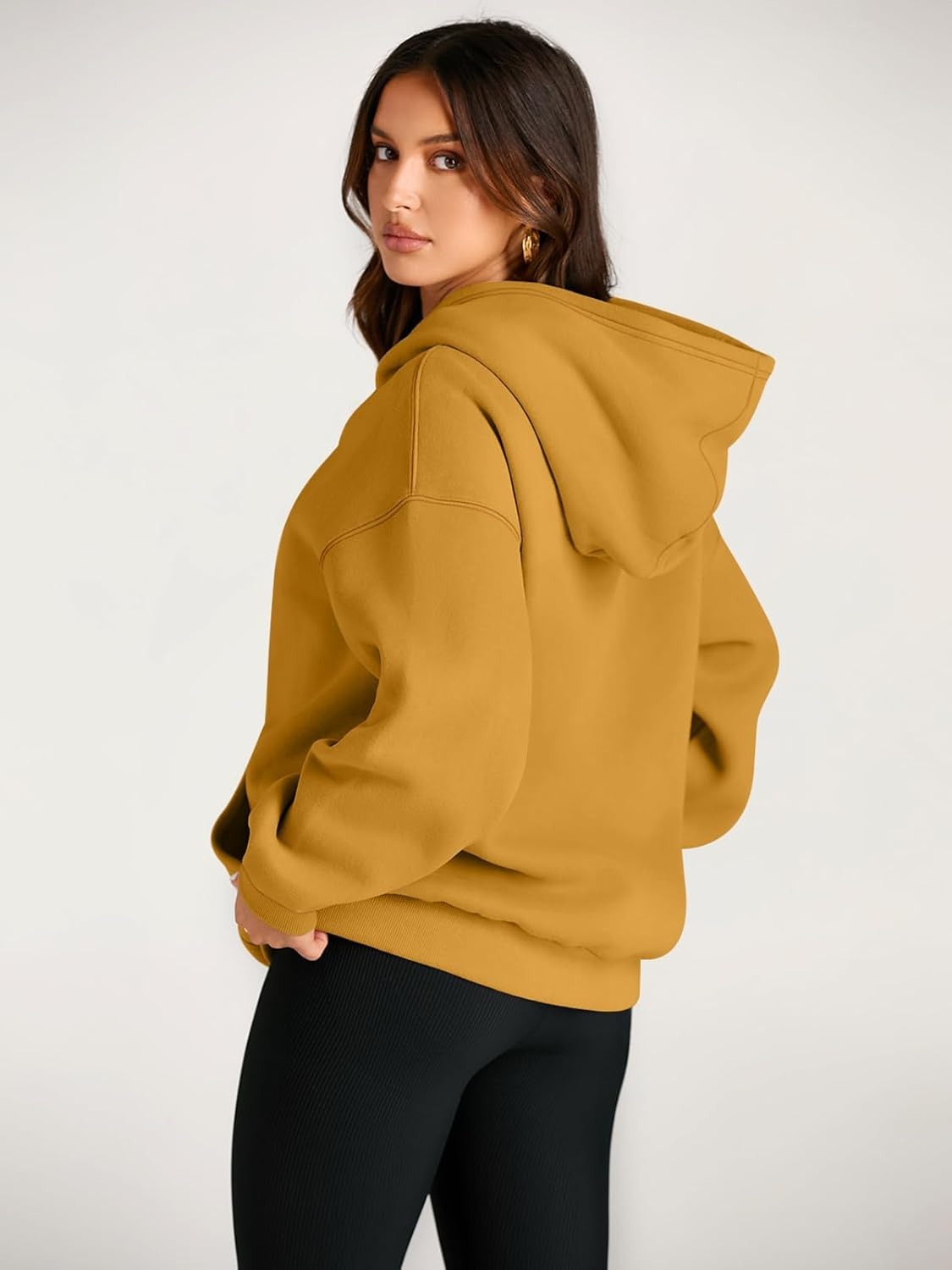 Women’s Oversized Fleece Hoodie – Cozy Pullover Sweatshirt with Pocket for Fall & Winter