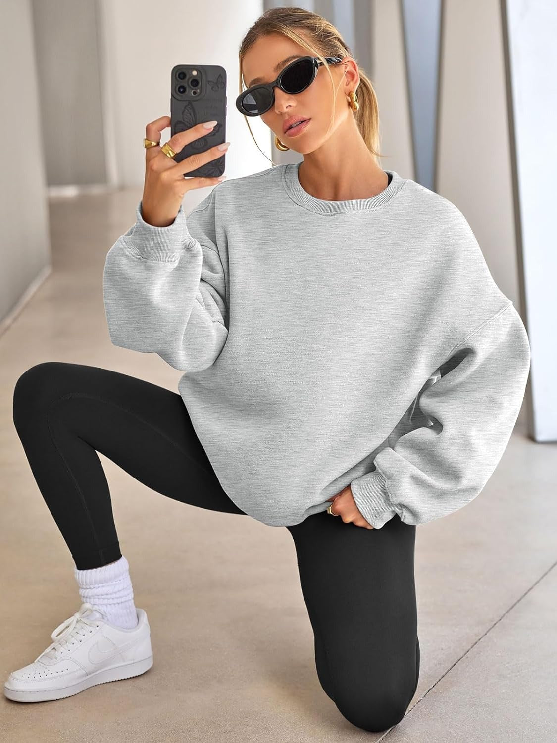 Women's Oversized Fleece Sweatshirt - Fall/Winter Casual Crewneck Pullover Top