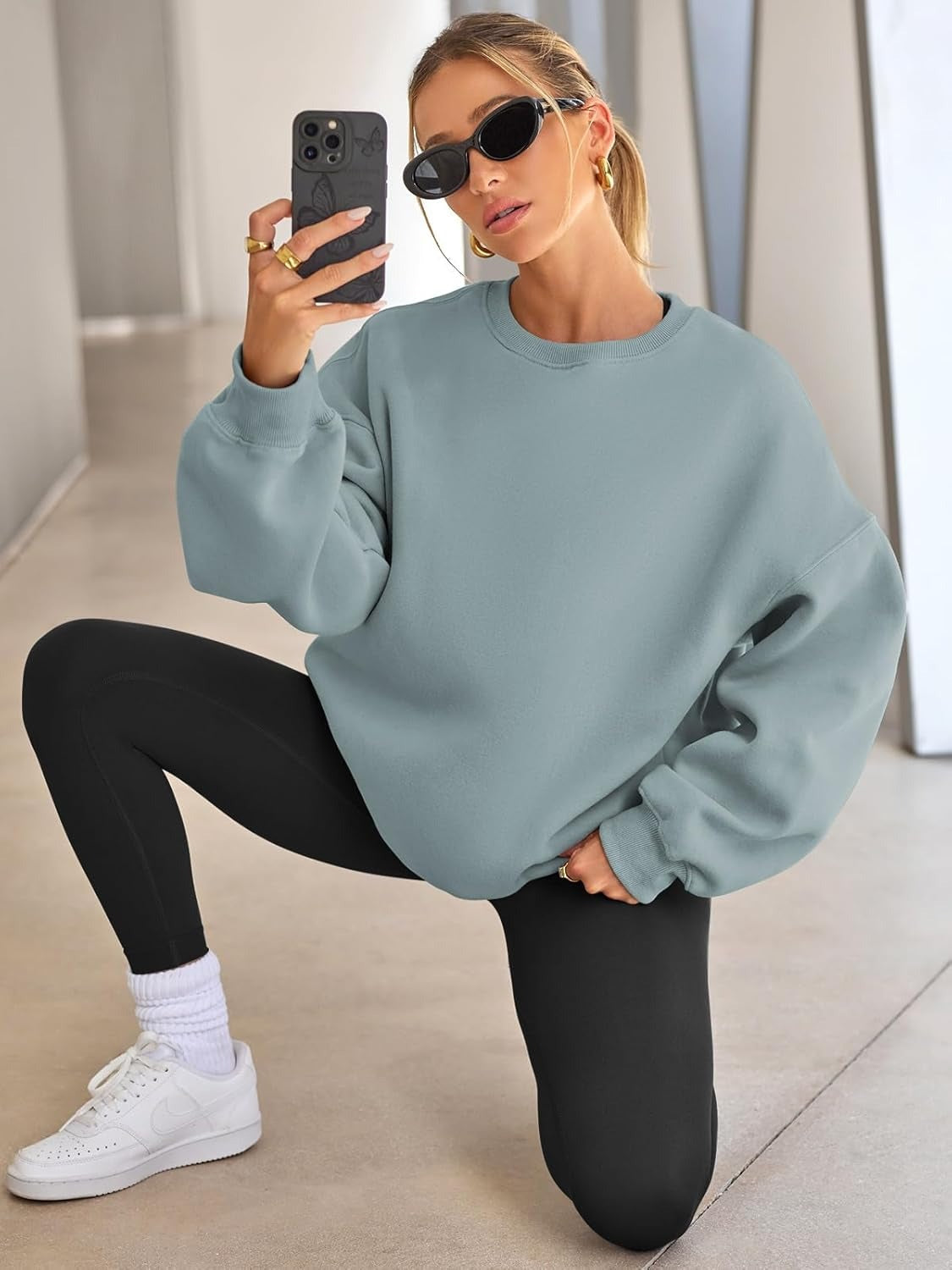 Women's Oversized Fleece Sweatshirt - Fall/Winter Casual Crewneck Pullover Top