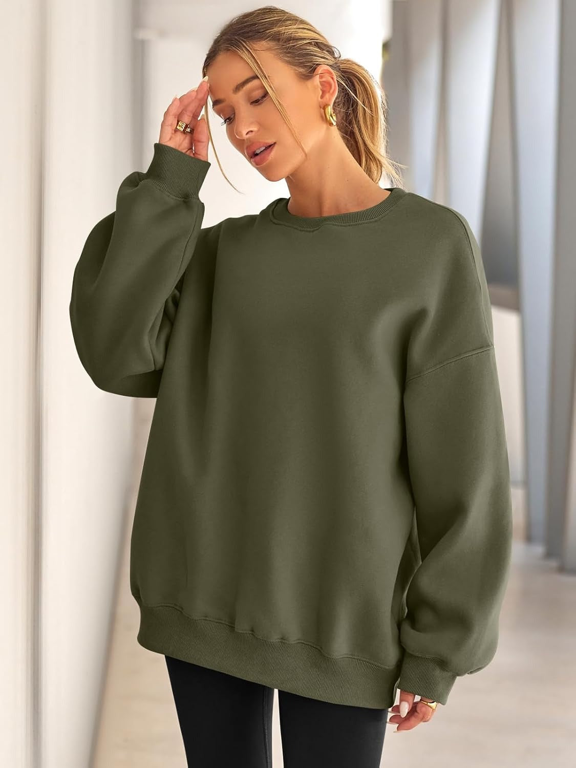 Women's Oversized Fleece Sweatshirt - Fall/Winter Casual Crewneck Pullover Top