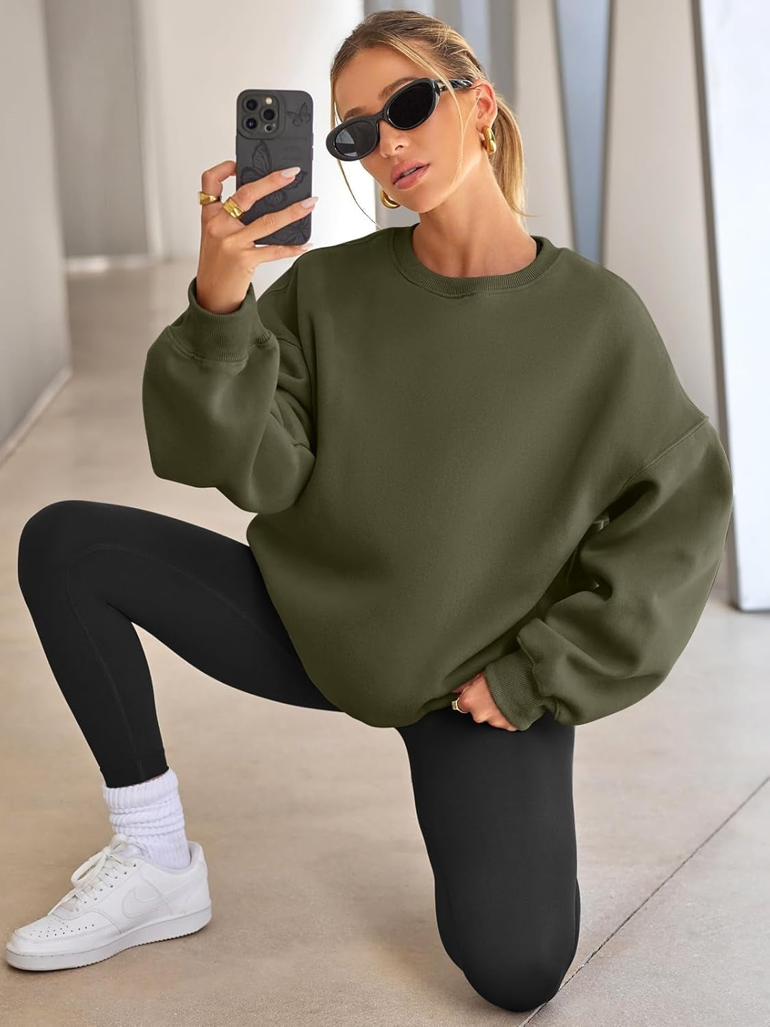 Women's Oversized Fleece Sweatshirt - Fall/Winter Casual Crewneck Pullover Top
