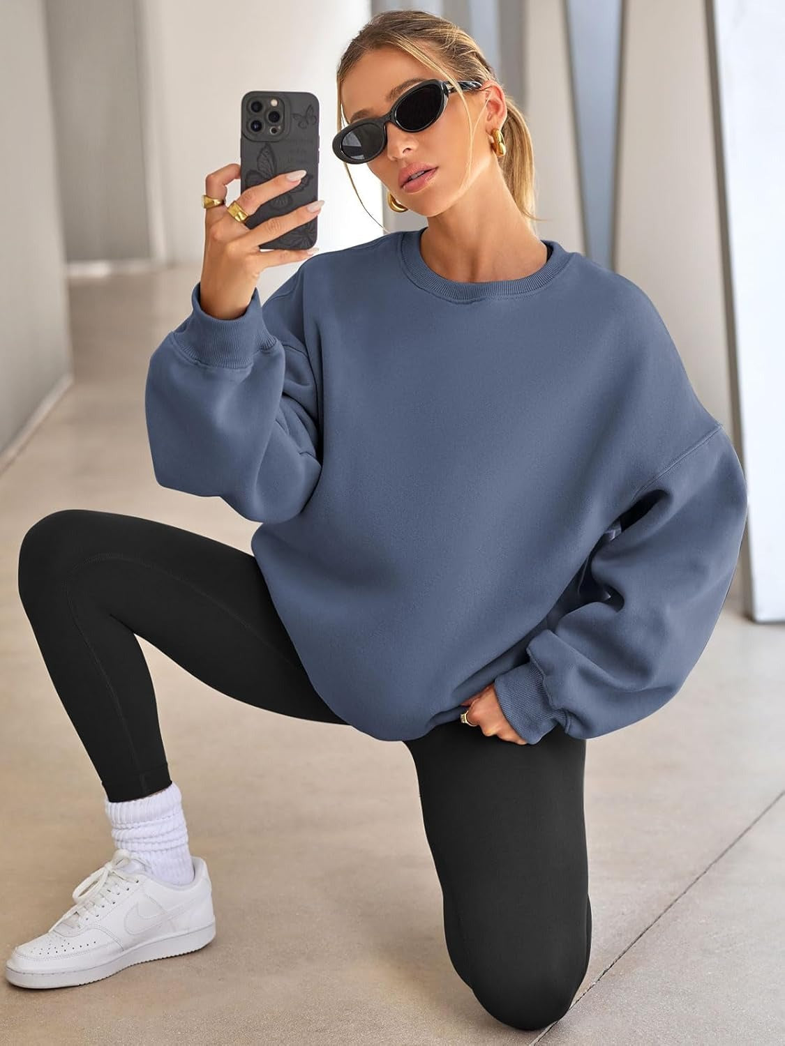 Women's Oversized Fleece Sweatshirt - Fall/Winter Casual Crewneck Pullover Top