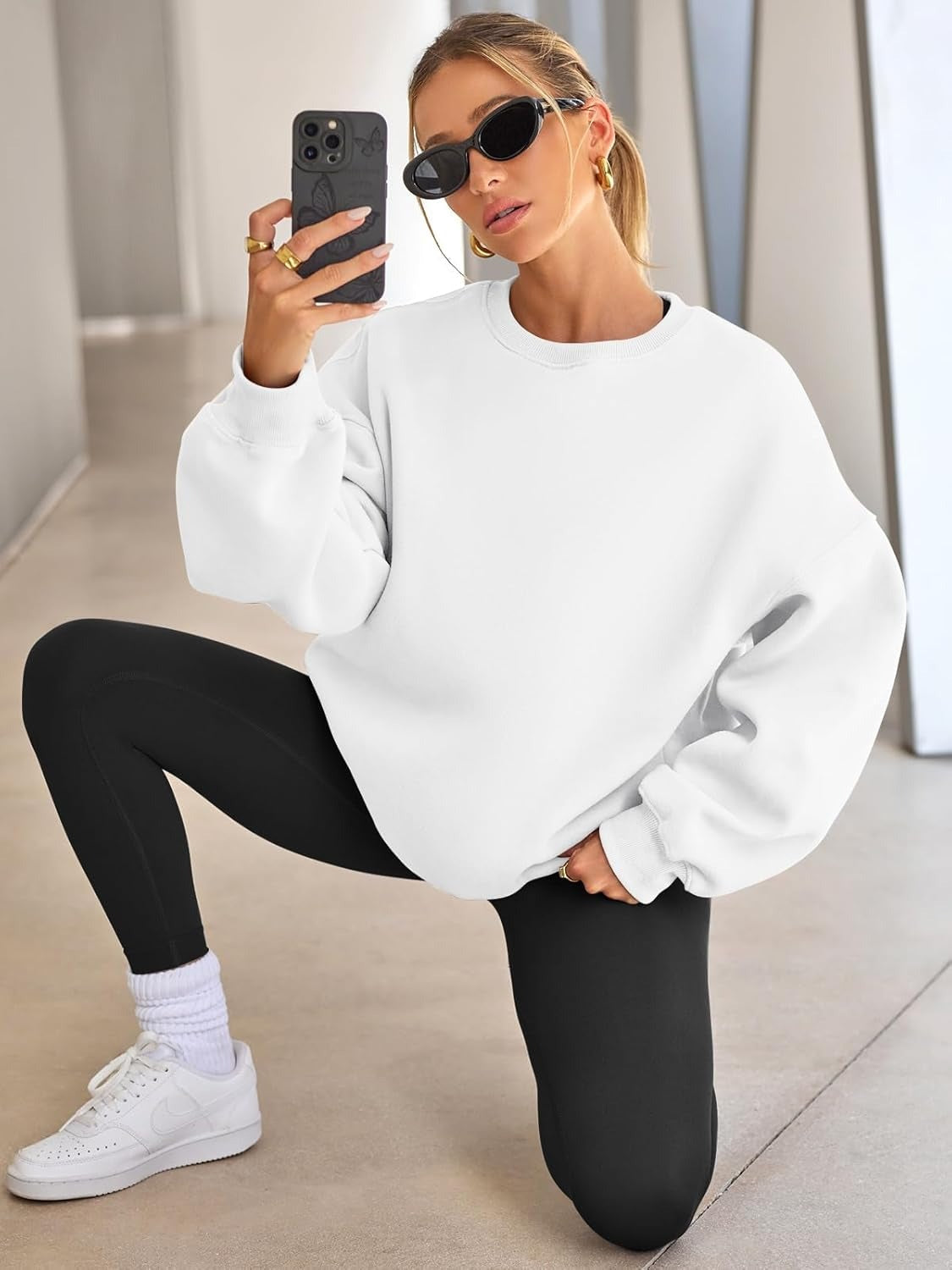 Women's Oversized Fleece Sweatshirt - Fall/Winter Casual Crewneck Pullover Top