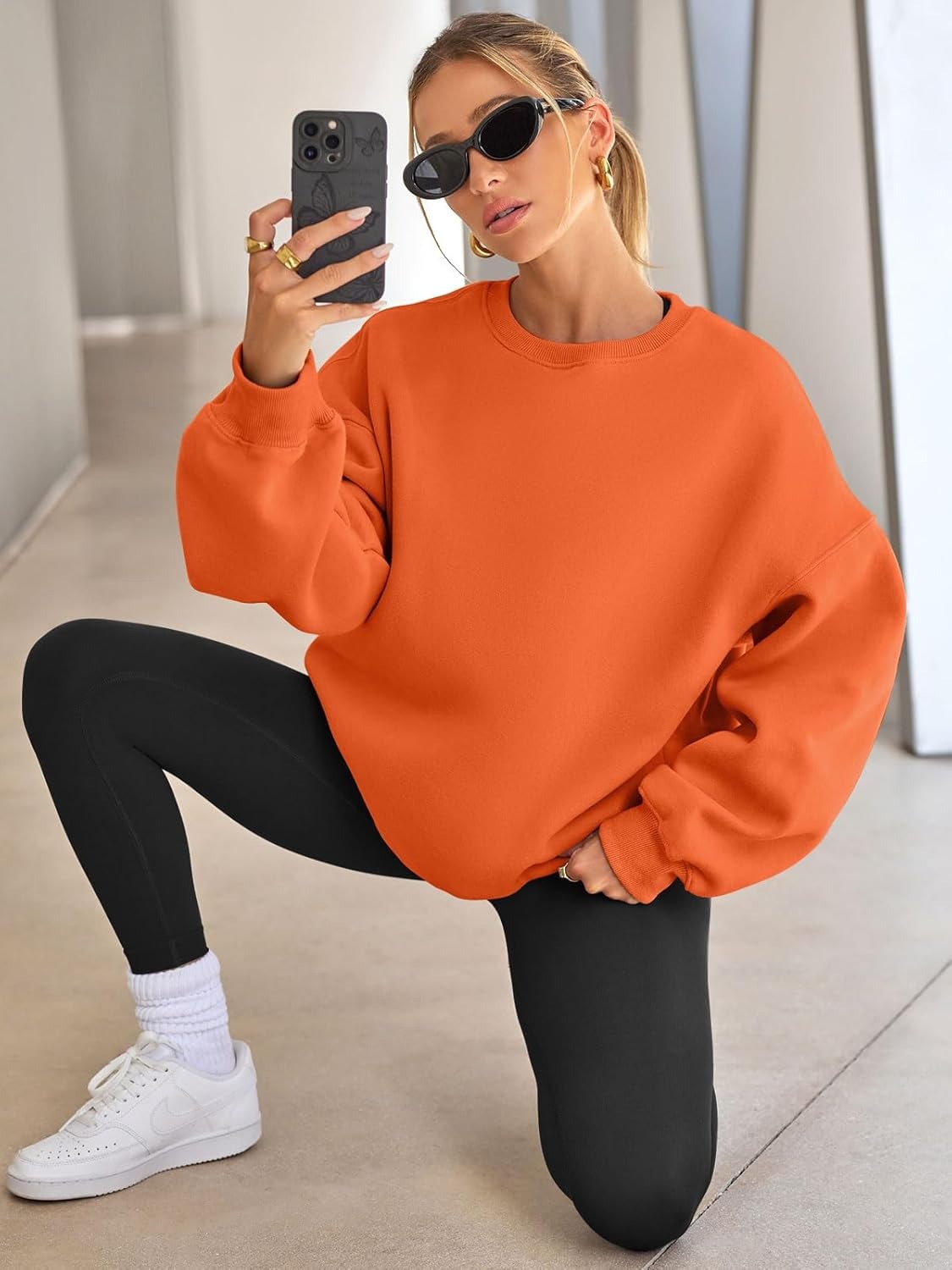 Women's Oversized Fleece Sweatshirt - Fall/Winter Casual Crewneck Pullover Top