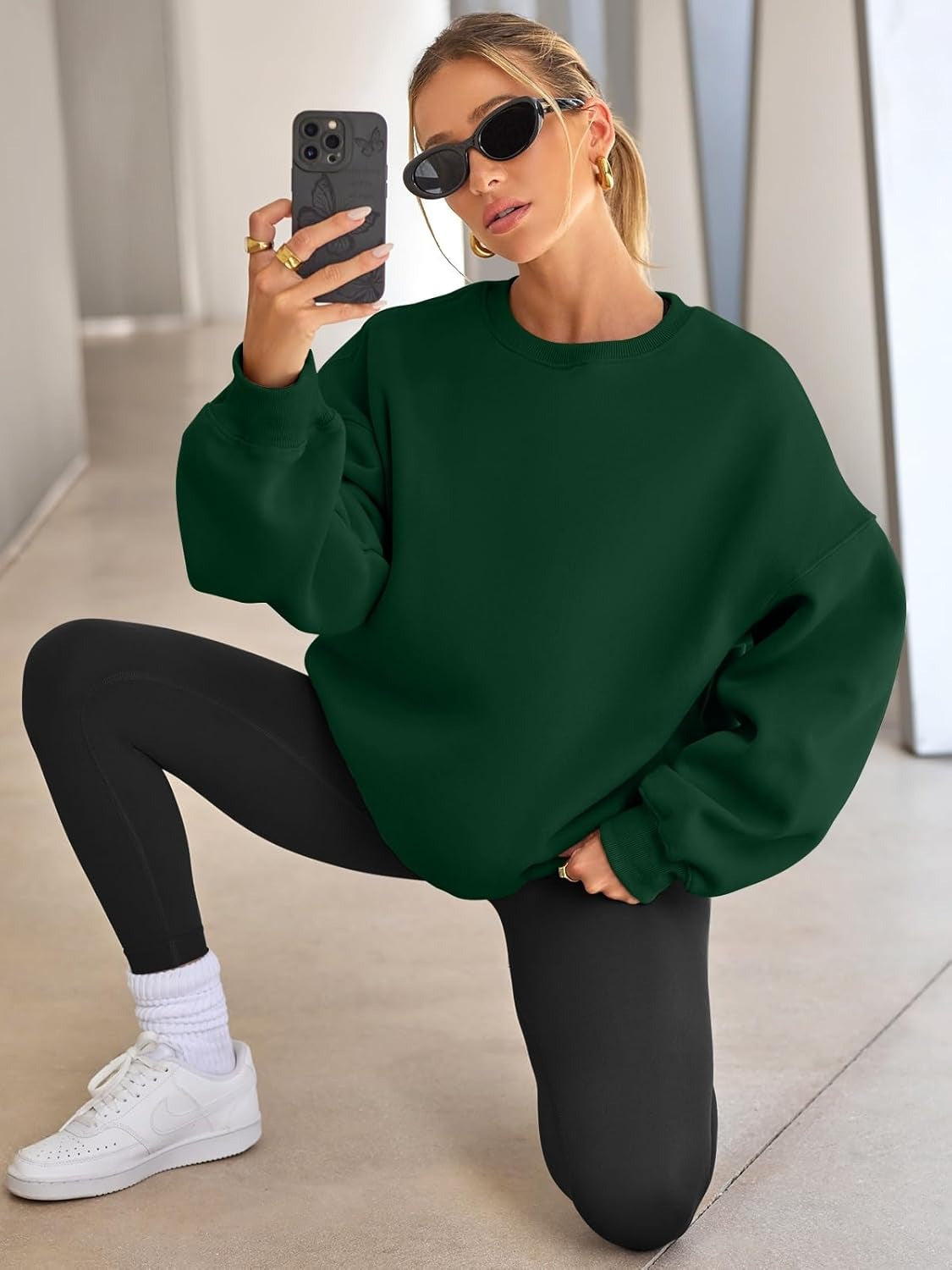 Women's Oversized Fleece Sweatshirt - Fall/Winter Casual Crewneck Pullover Top