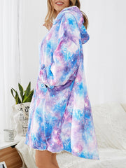 Women Design Starry Sky Tie Dye Print Oversized Reversible Homewear Fleece Lined Reversible Blanket Hoodie With Pouch Pocket