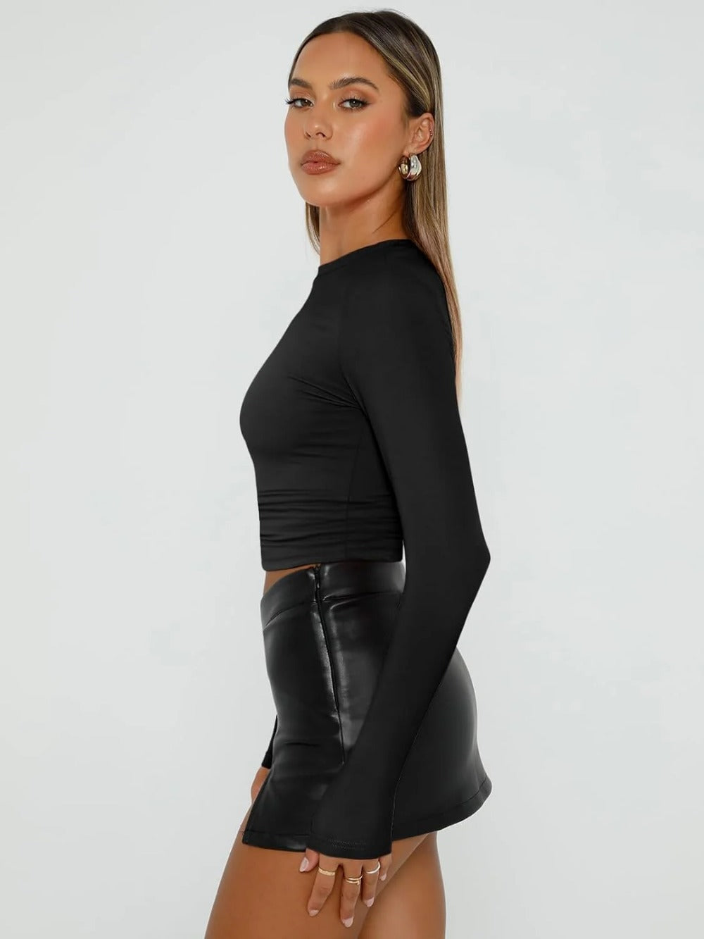 Womens Long Sleeve Shirts Basic Crop Tops Tight Slim Fit Cute Teen Girls Fall Winter Clothes