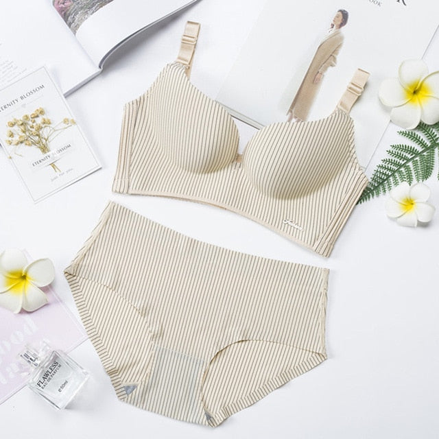 High End Brand Romantic Temptation Bra Set Women Striped Underwear Push Up Seamless Lingerie Female Sets 90C