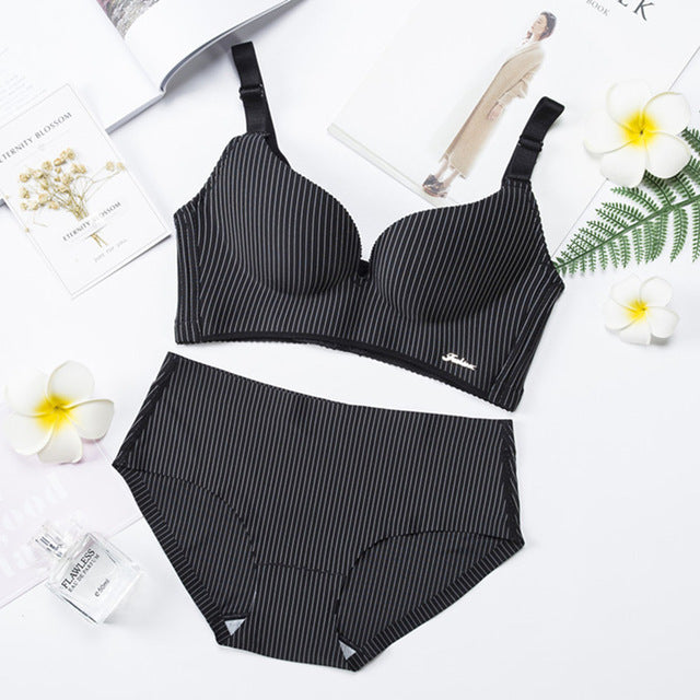 High End Brand Romantic Temptation Bra Set Women Striped Underwear Push Up Seamless Lingerie Female Sets 90C