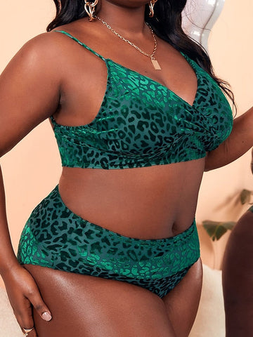 Women's Swimwear Bikini 2 Piece Plus Size Swimsuit Open Back Printing High Waisted string Leopard Green V Wire Bathing Suits New Stylish Vacation / Sexy / Padded Bras