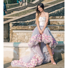 Vestido de noite com frente curta e costas compridas para a formatura