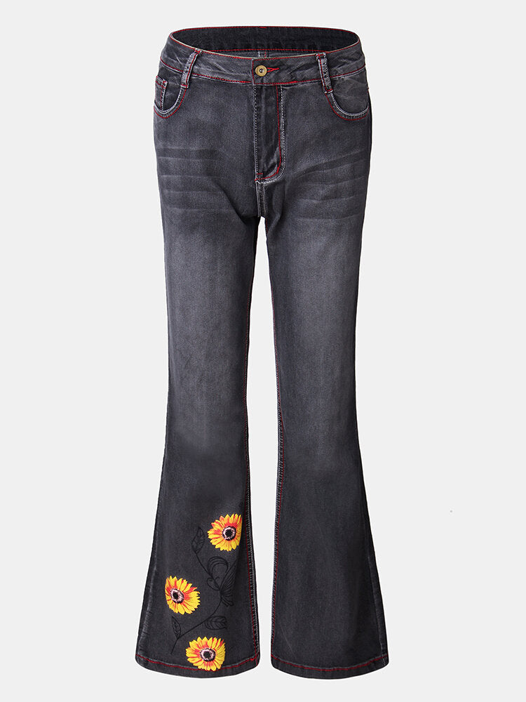 Women Flower Embroidered Pockets Regular Fit Casual Distressed Jeans