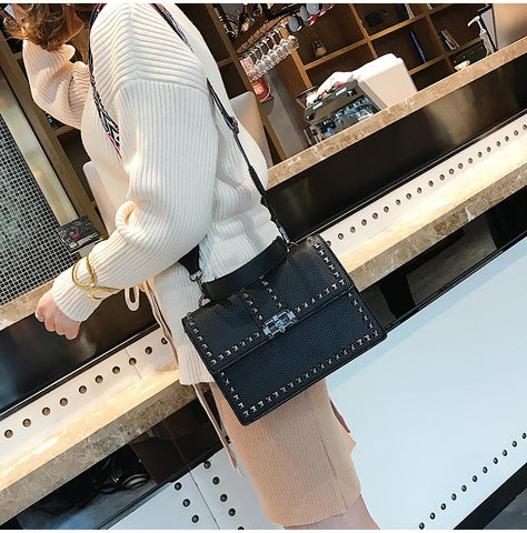 Luxury Stylish Women's Leather Messenger Bags With Rivet