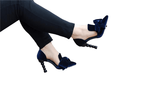 Sapatos de mulheres de desenhista de marca azuis-marinhos Pearl alto salto apontou veludo de dedo do pé curvam bombas de sapatos de partido de estilete de 9 cm