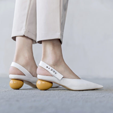 本物の革のハイヒール靴好きが奇妙にポンプで作用する新しいとがったつま先スリングバック好き靴は、女性の靴にかかとを付けます