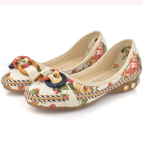 新しい花Bowknot手作りの靴女性の花の柔らかいフラットボトムシューズカジュアルサンダルフォークスタイルの女性靴