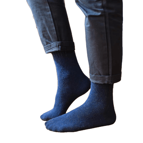 メリノ・ウールは、新しく秋の冬の男性に靴下をはかせます