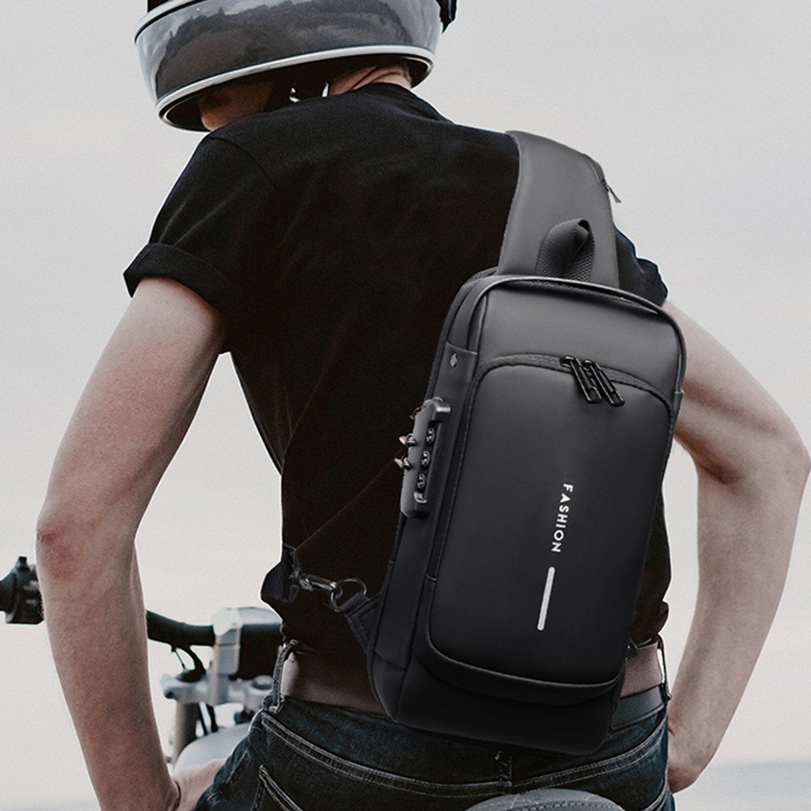 Men Oxford Cloth Anti-theft Lock Large-capacity USB Charging Multifunctional Casual Messenger Bag Chest Bag