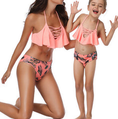 Appariement au jeu de bikini de fille & de mère de maillots de bain de famille