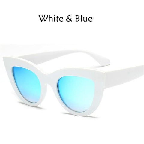 青いサングラスがデザイナーの烙印を押す眼鏡雌のアイウェアを、着色カラー・レンズ好きビンテージが形づくった新しいキャットアイ好きサングラスは、日にさらします