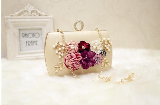 Ladies' Luxury PU Banquet Bags Decorated Handmade Flowers With Metal Chian