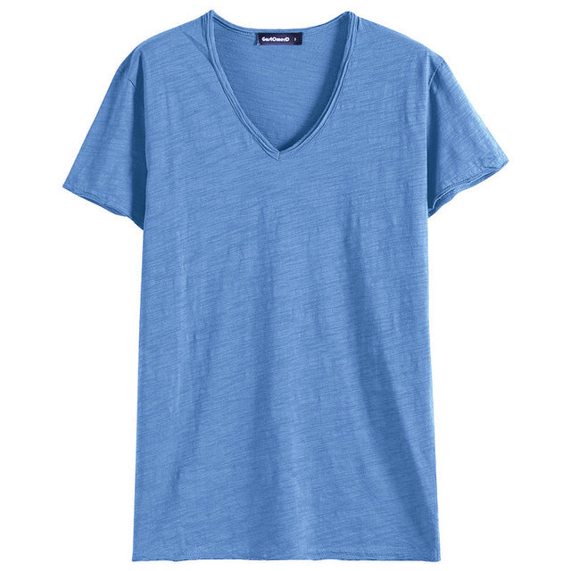 Camiseta masculina slim fit de algodão com decote em V